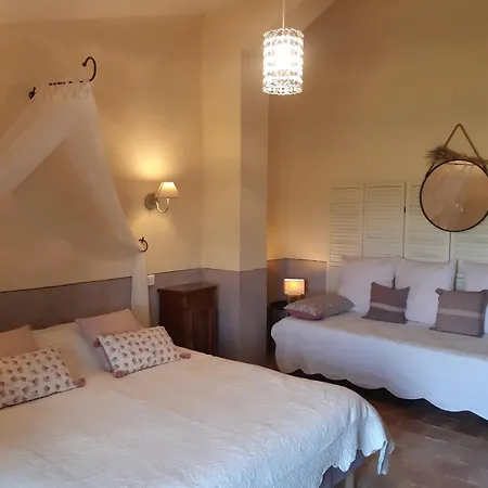 La Bergerie In An Estate With Swimming Pool In The Heart Of The Luberon