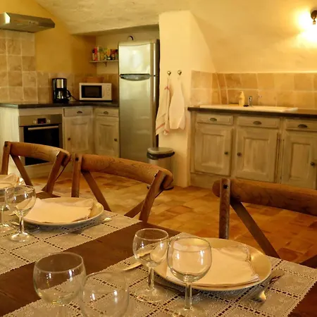 La Bergerie In An Estate With Swimming Pool In The Heart Of The Luberon *